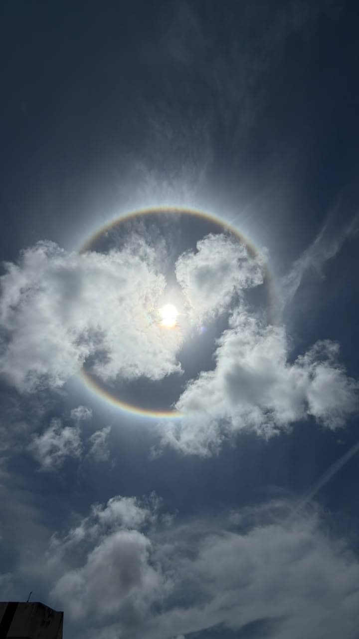Anel ao redor do Sol chama atenção em Salvador nesta sexta-feira