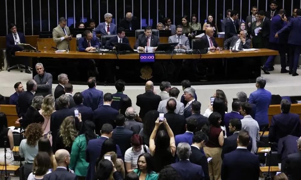 Senado marca votação da PEC que acaba com escala 6×1 para quarta-feira