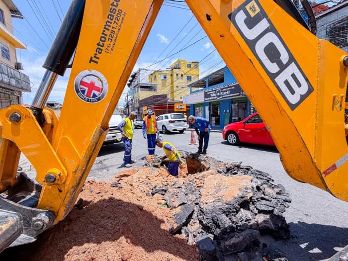 Prefeitura de Lauro de Freitas faz manutenção na rede de drenagem em Vila Praiana