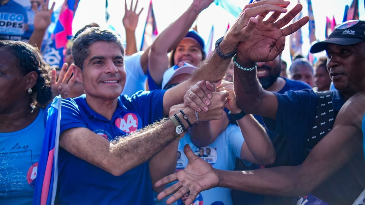 Caminhada em Catu com ACM Neto agita Barão de Camaçari na reta final