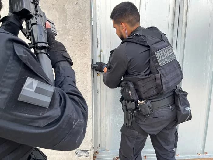 Polícia Civil prende nove em operação contra tráfico em Camaçari e região