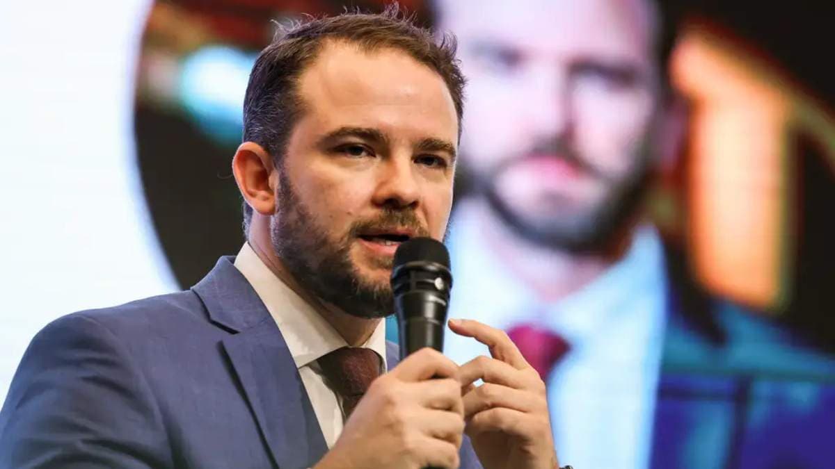Ministro da Fazenda defende política fiscal do governo Lula a 10 dias das eleições