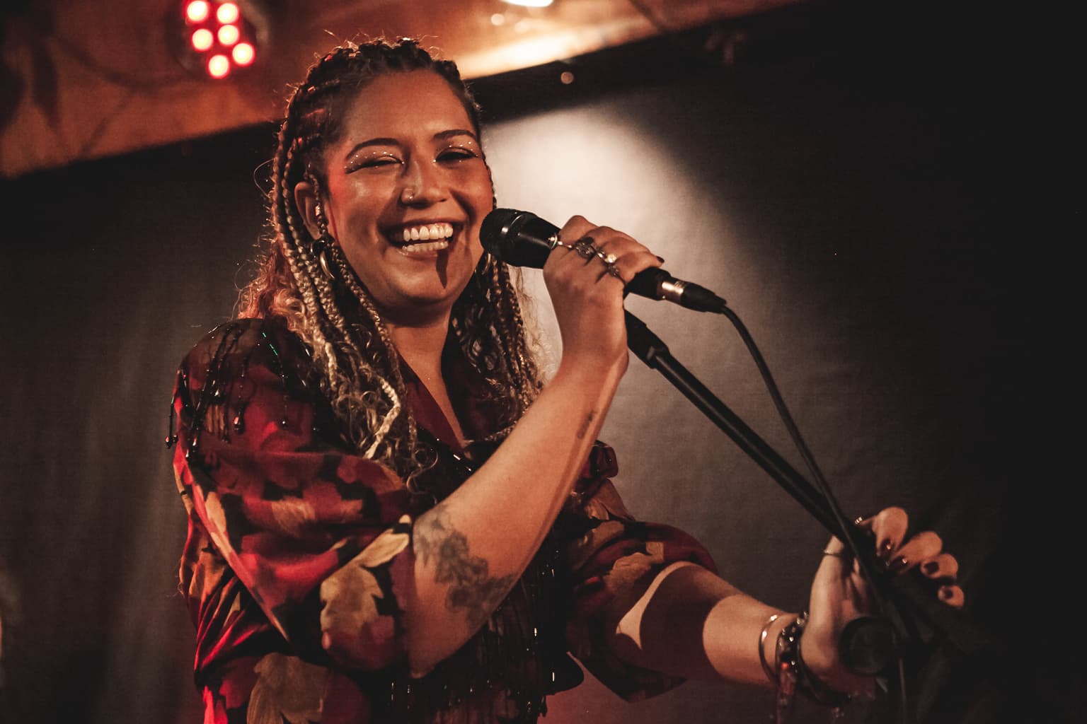 Música Casa de Memórias ganha destaque na comunidade LGBTQIA+