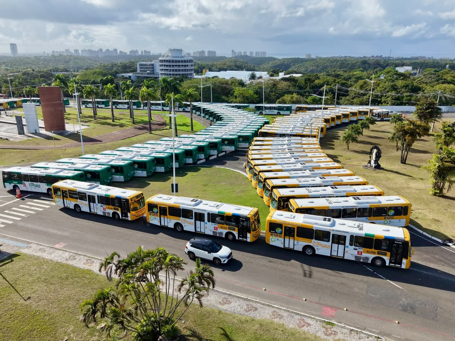 Salvador anuncia 330 novos ônibus e mudanças no transporte público