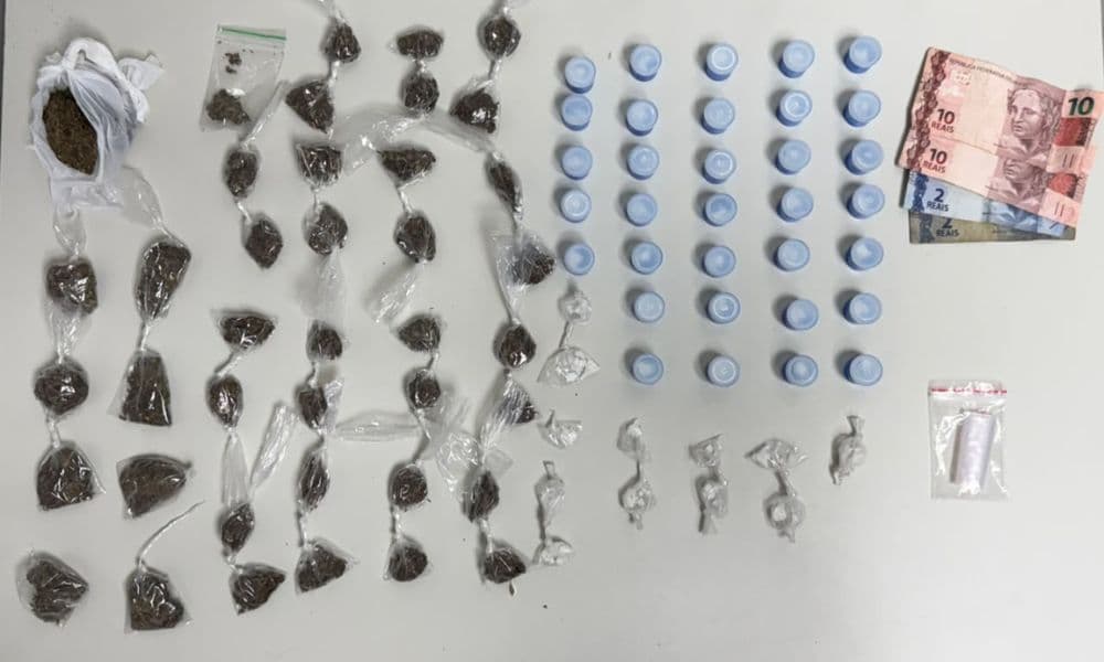 PM prende homem com quase 90 porções de drogas no Centro Comercial de Camaçari