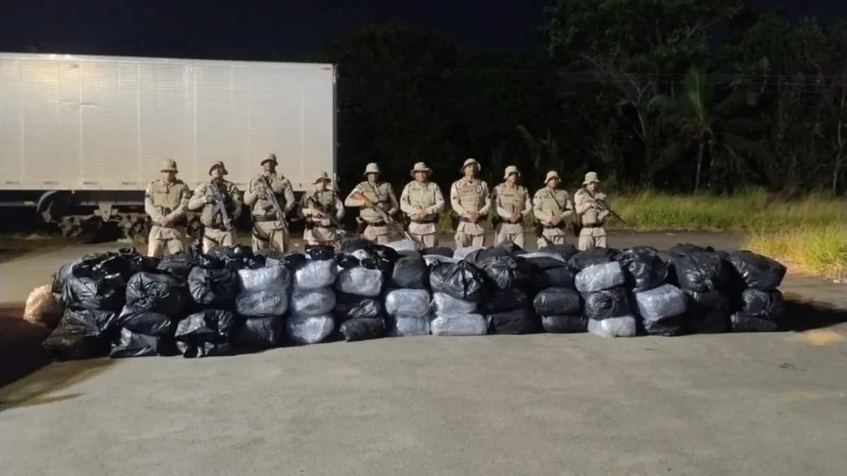 Motorista é preso com uma tonelada de maconha em Simões Filho
