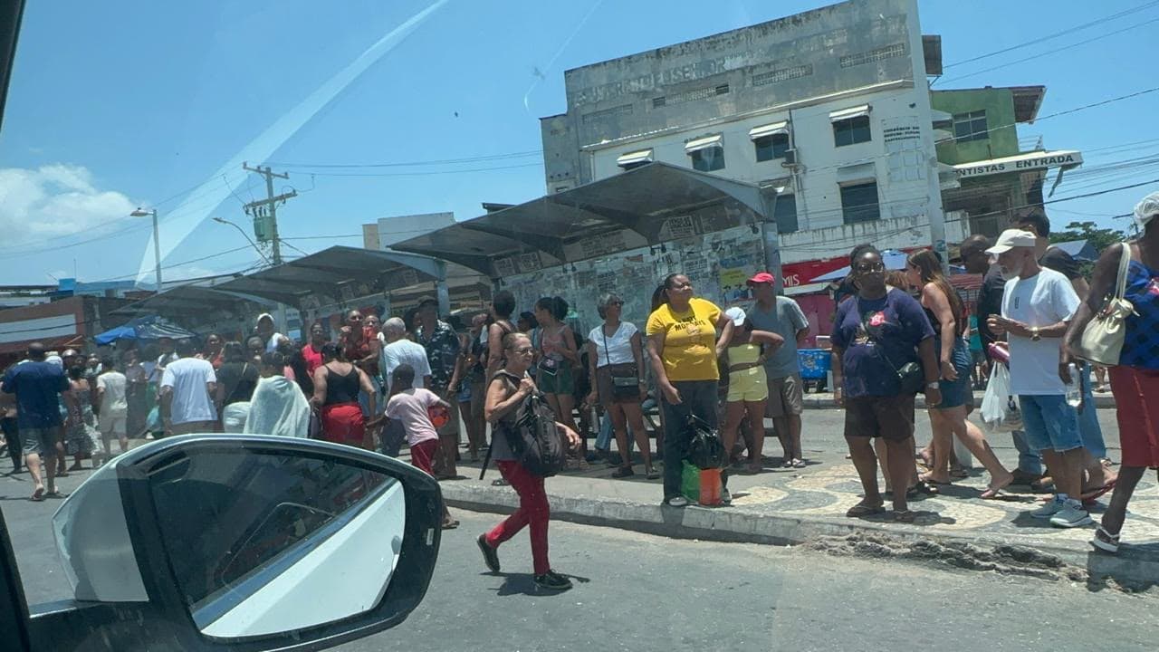 PT denuncia escassez de ônibus em Salvador para atrapalhar votação de Lula