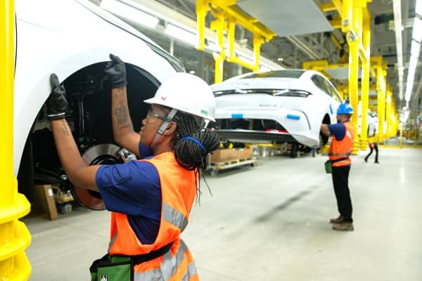 BYD oferece 71 vagas para pessoas com deficiência em Salvador