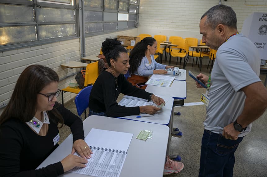 Apuração das eleições começa às 17h com balanço parcial do TSE