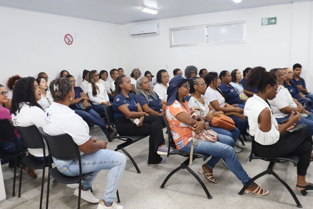 Prefeitura de Camaçari equipa agentes de saúde com tablets e bolsas novinhas 1