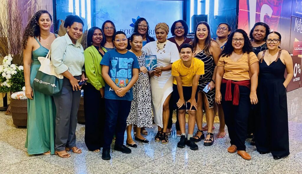 Até o segurança parou pra ouvir! Marlone lança livro e transforma shopping em arena de consciência! 1