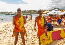 Guarda-vidas garantem segurança nas praias de Camaçari