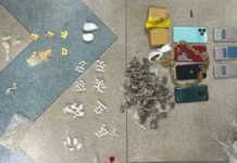 Polícia prende dois e apreende drogas no Phoc III em Camaçari