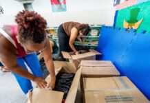 Kits escolares para mais de 32 mil estudantes de Camaçari!