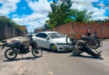 Carro e moto colidem em Camaçari: dois policiais feridos!