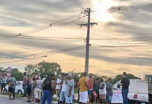 Avenida Jorge Amado Bloqueada por Moradores em Protesto Urgente
