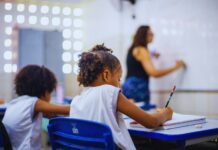 Reajuste salarial: Lei aprovada pelo prefeito Luiz Caetano valoriza professores