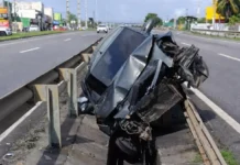 Acidente em Camaçari: veículo fica completamente destruído na BA-099