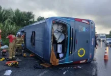 Ônibus tomba em Simões Filho: um morto e quatro feridos!