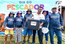Camaçari entrega kits em homenagem aos pescadores locais