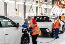 BYD oferece 100 vagas para PcD e 16 para Jovem Aprendiz!