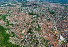 Prefeitura de Camaçari enfrenta ação do MP por falhas em resíduos