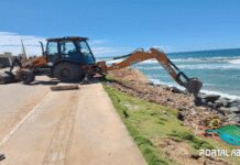 Prefeitura remove entulho da praia de Jauá após denúncia urgente