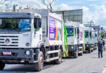Camaçari adquire 6 caminhões para melhorar coleta de lixo