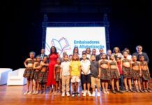 Camaçari empossa 300 Embaixadores da Alfabetização! Saiba mais.