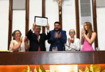 Comenda 2 de Julho: Luiz Caetano é homenageado em Camaçari