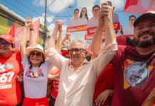 Camaçari: Multidão nas ruas com Caetano em apoio a Lula e Jerônimo